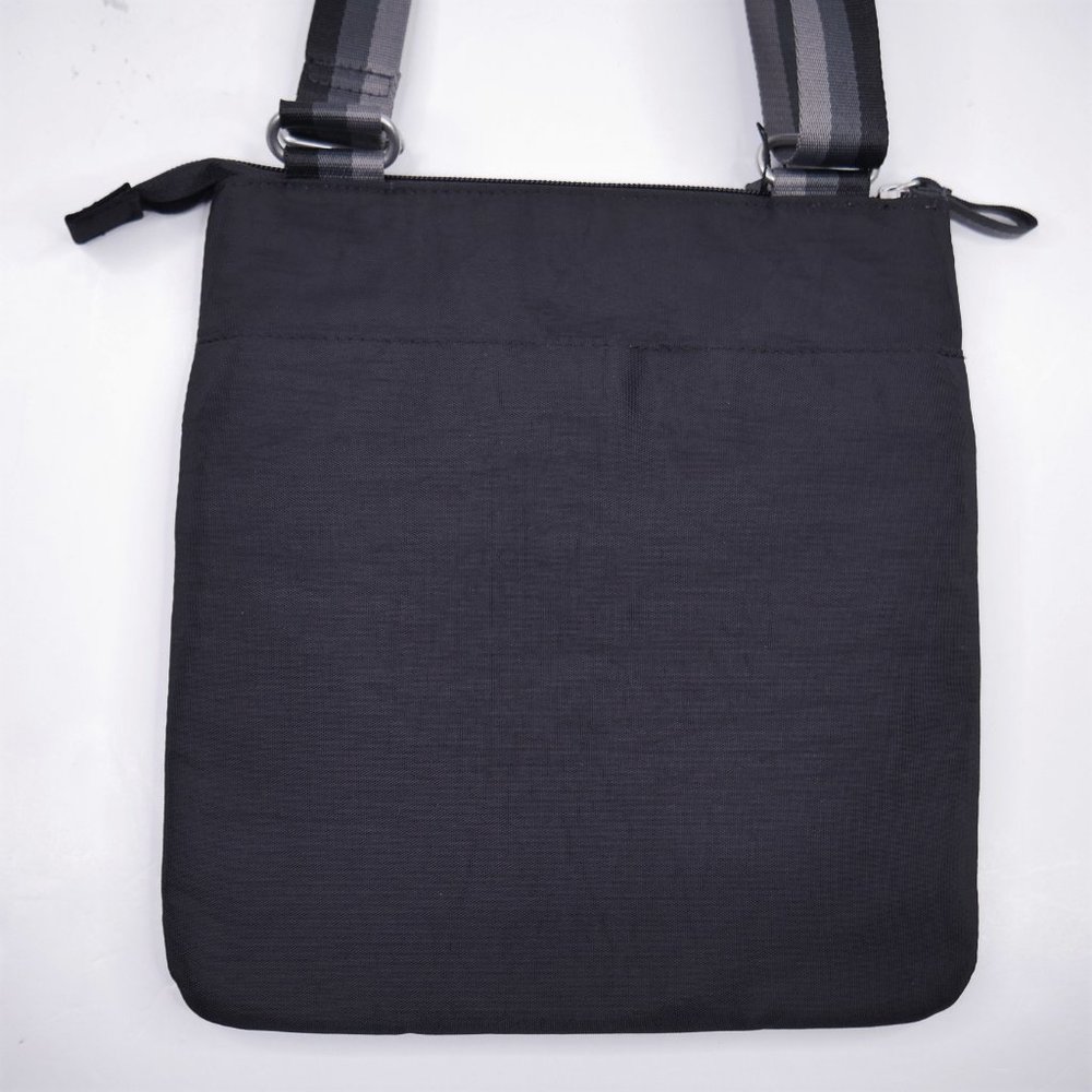 Baggallini Fine Line Slim Crossbody Bagg Purse NEW - Picture 4 of 8